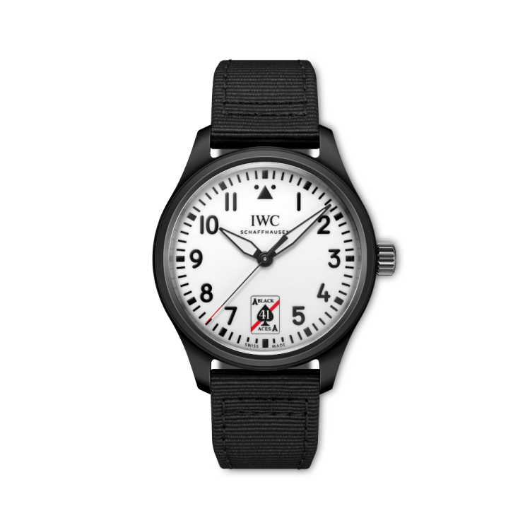 The Pilot’s Watch Automatic 41 Black Aces on a white backround representing how the watch appears in daylight, with it's normal white dial and black lettering